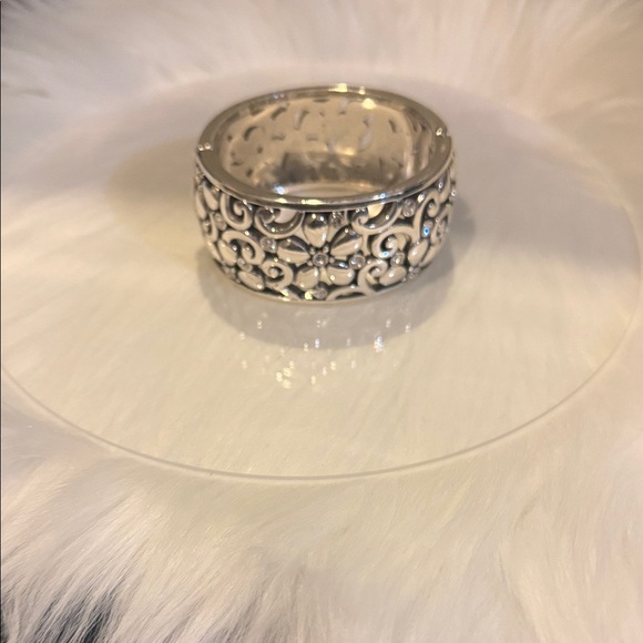 🌺 Brighton Flower Bracelet - Picture 4 of 6